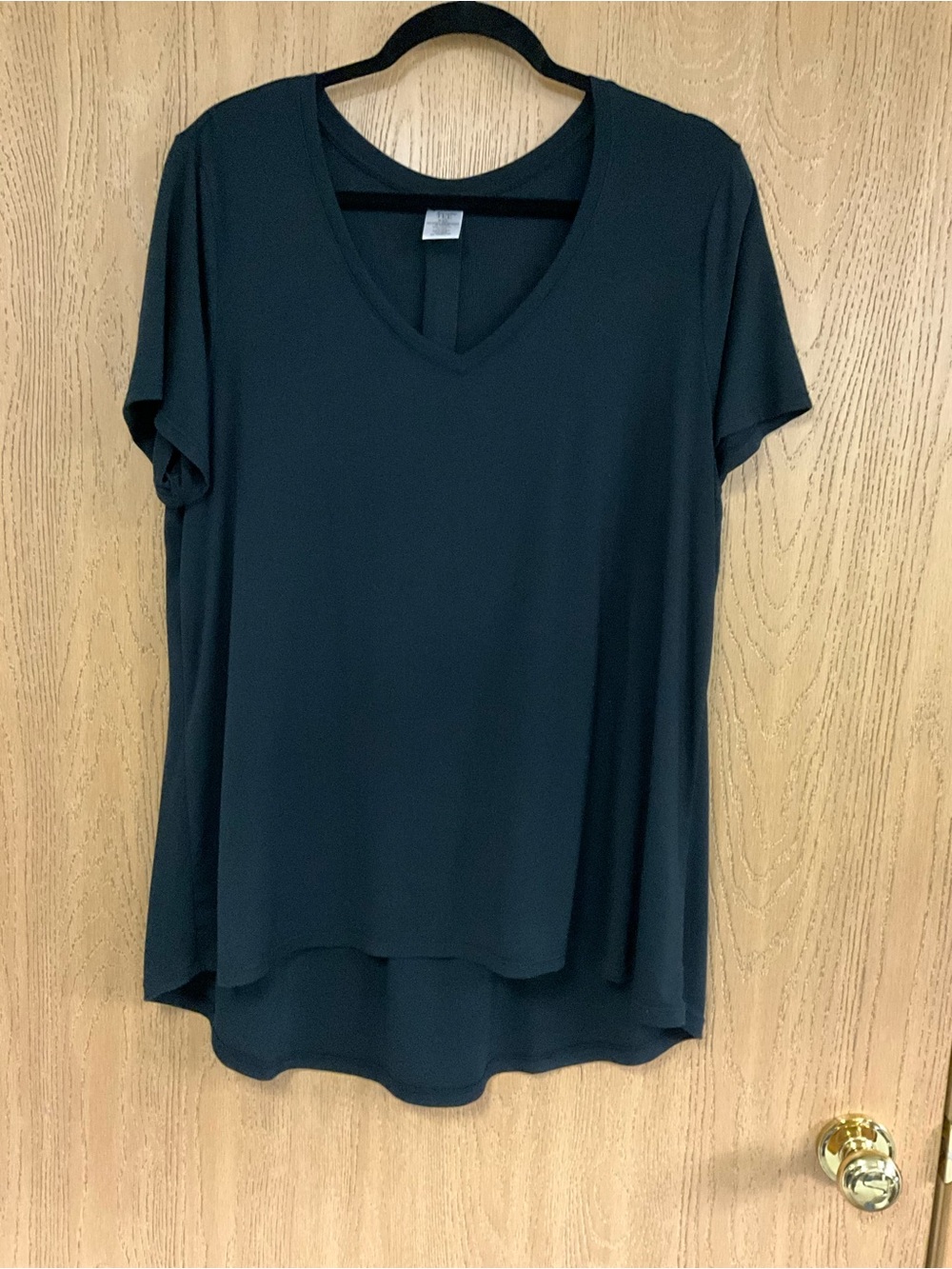 Women's V-Neck Short Sleeve Tee - Black